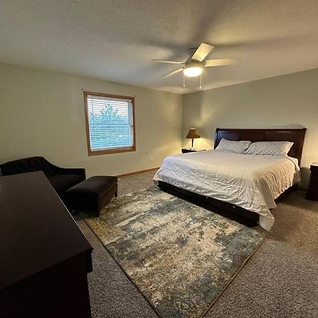 Inviting 3 Bed 2.5 Bath Townhome In Wadsworth المظهر الخارجي الصورة