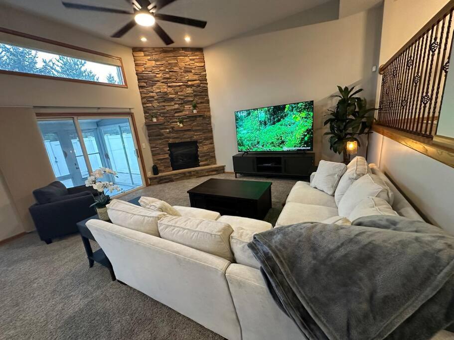 Inviting 3 Bed 2.5 Bath Townhome In Wadsworth المظهر الخارجي الصورة
