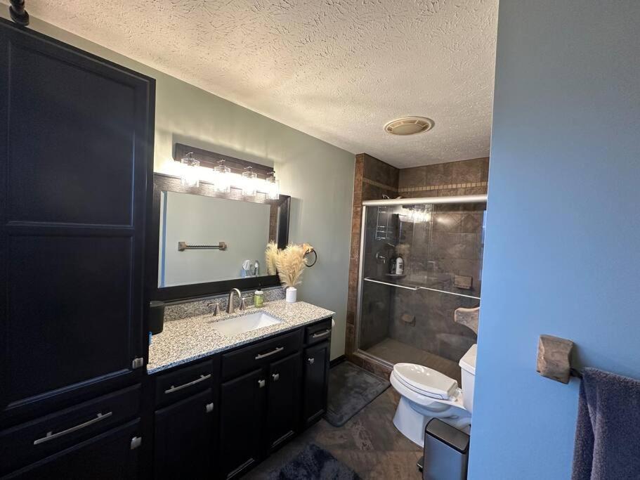 Inviting 3 Bed 2.5 Bath Townhome In Wadsworth المظهر الخارجي الصورة